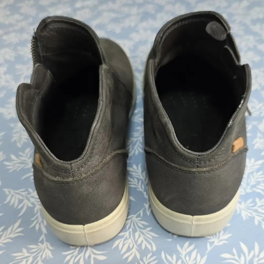 ECCO SOFT 7 Womens Sz 9 Gray Logo Leather Side-zip Low Bootie Shoes 43024302602